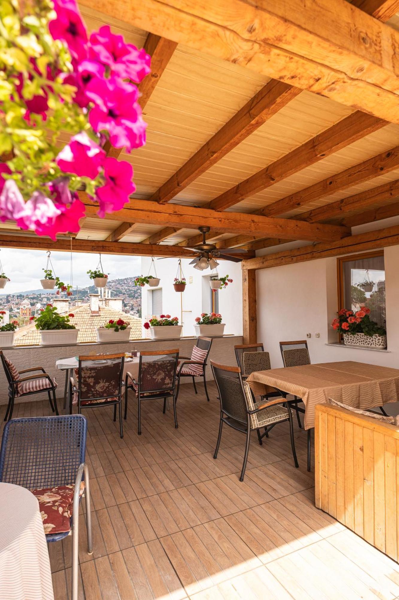 Guesthouse Rose Sarajevo Bagian luar foto